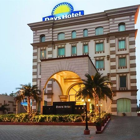 Days Hotel By Wyndham Panipat Bagian luar foto